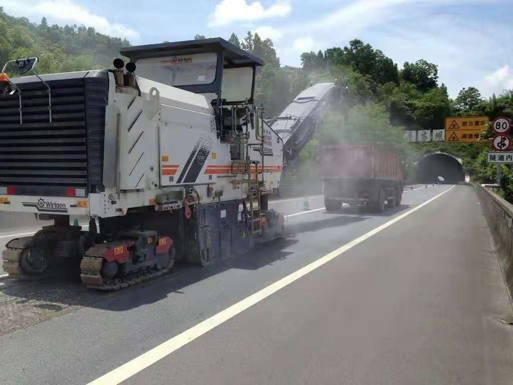 公路養(yǎng)護(hù)中冷再生機(jī)租賃如何去做？